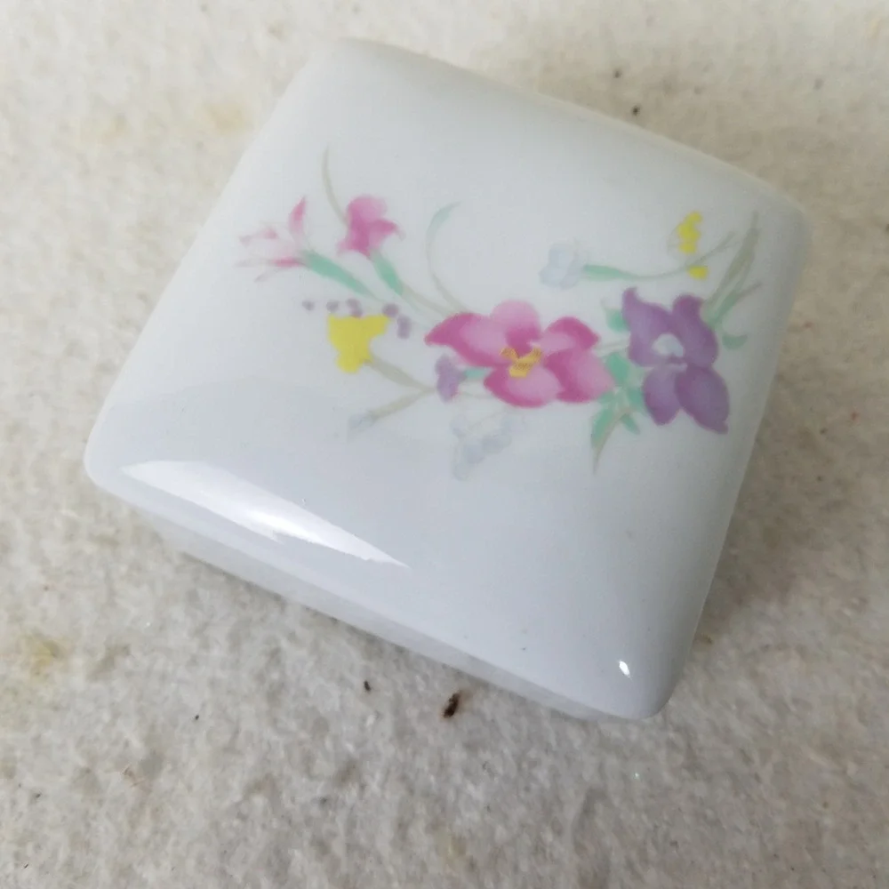 Floral Porcelain Trinket Box, Small Jewelry Box, Vintage Home‎ Decor